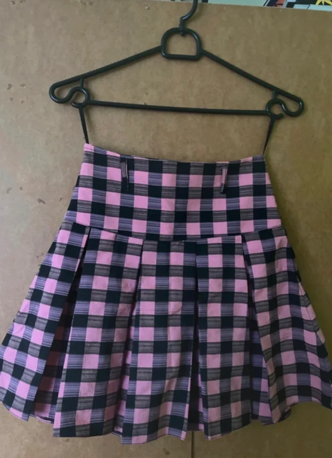 Flat or on-hanger product photo